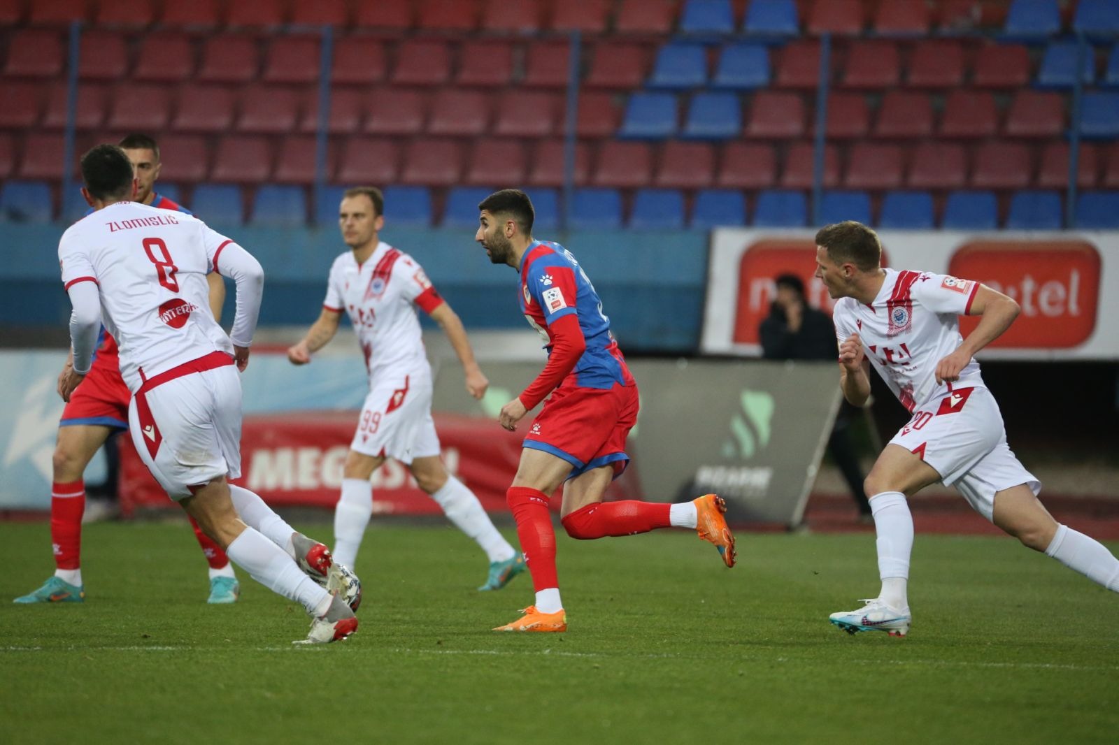 nhan-dinh-soi-keo-borac-vs-zrinjski-luc-00h00-ngay-13-11-2025-1